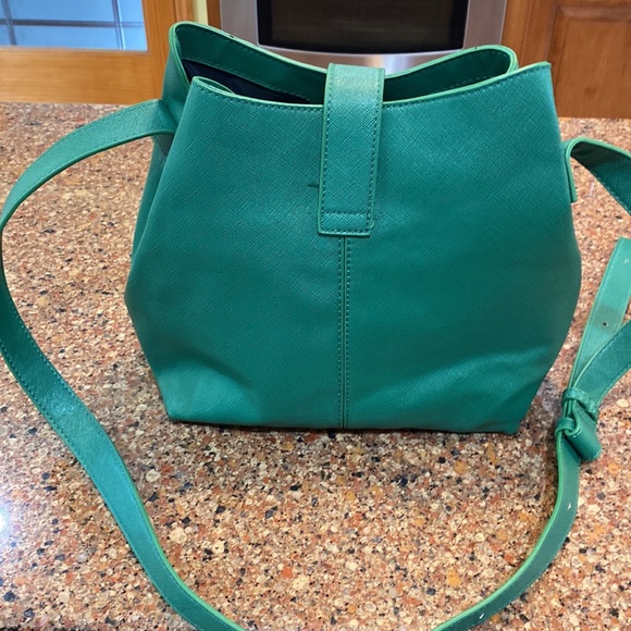 *****PRICE DROP*****  NWOT LULU DHARMA SHOULDER BAG - Picture 2 of 6